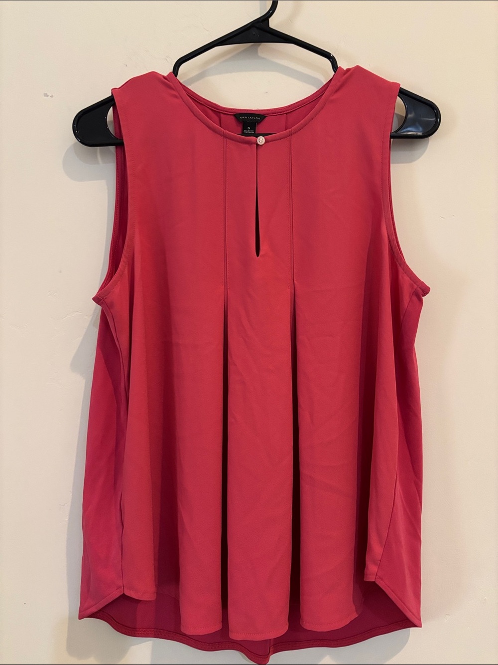 Ann Taylor Fuchsia Pleated Sleeveless Swing Camisole size Small